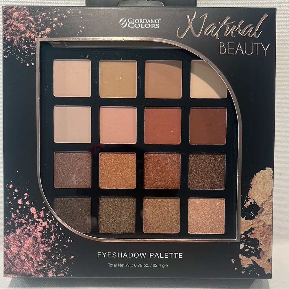 Giorgio Colors Natural Beauty Eye Shadow Palette with 16 Natural Colors.